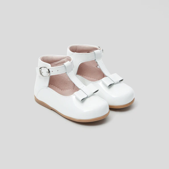 Salomés bébé fille en cuir lisse