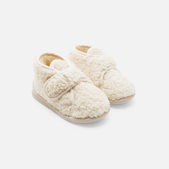 Chaussons bébé en sherpa