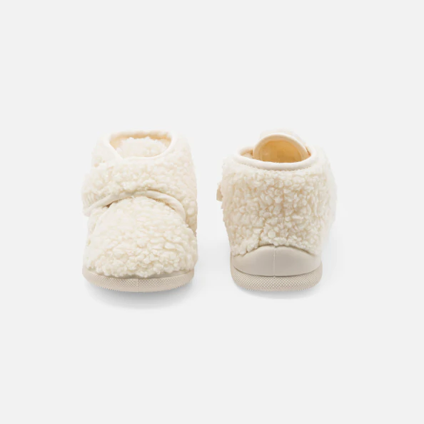 Chaussons bébé en sherpa